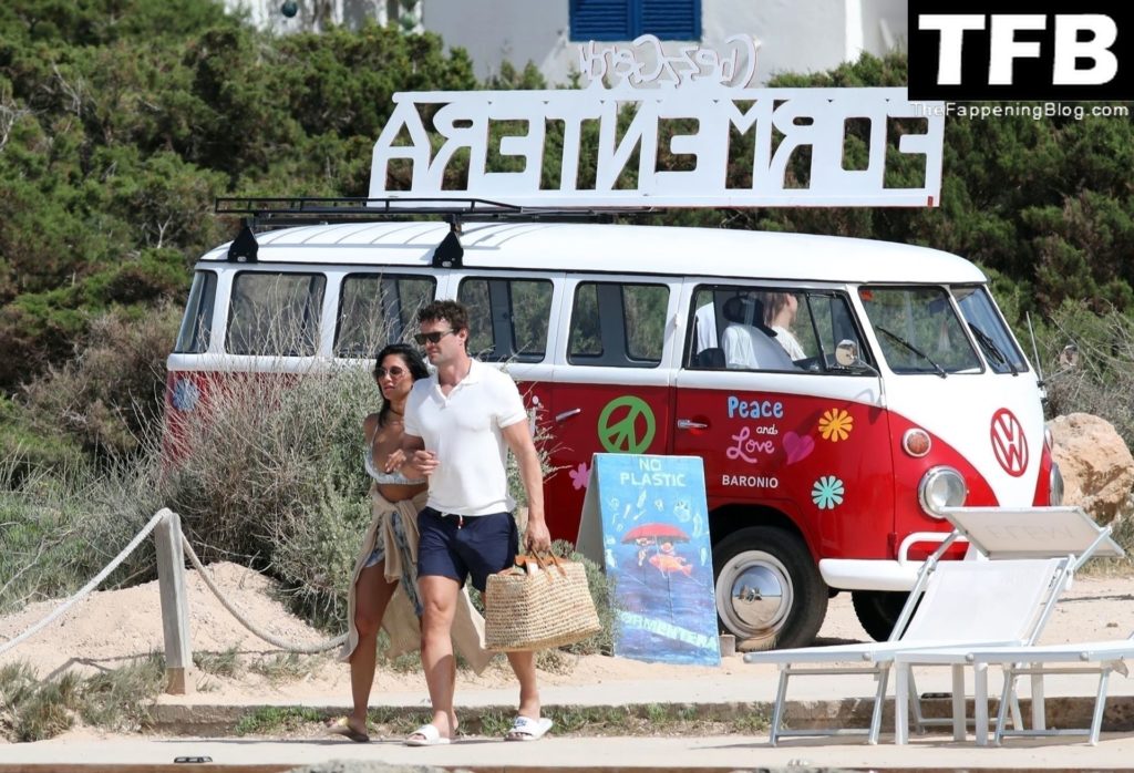 Nicole Scherzinger Sexy The Fappening Blog 93 1024x698 - Nicole Scherzinger & Thom Evans Enjoy a Holiday in Formentera (108 Photos)