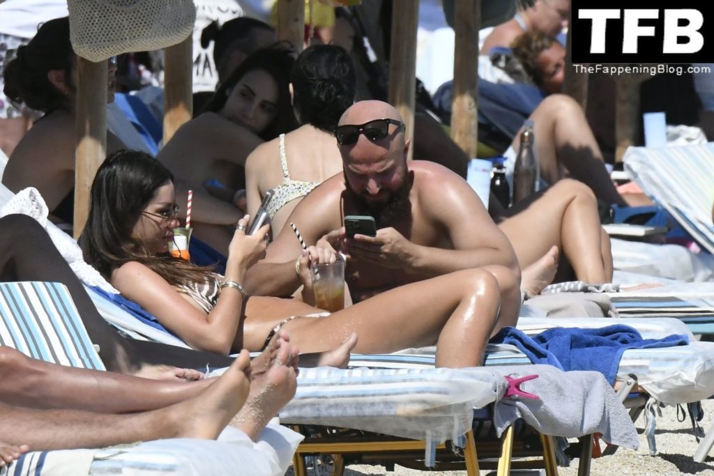 Ruby Mae Sexy The Fappening Blog 15 1024x683 - Ruby Mae Enjoys Her Summer Holidays with a New Boyfriend out in Mykonos (43 Photos)