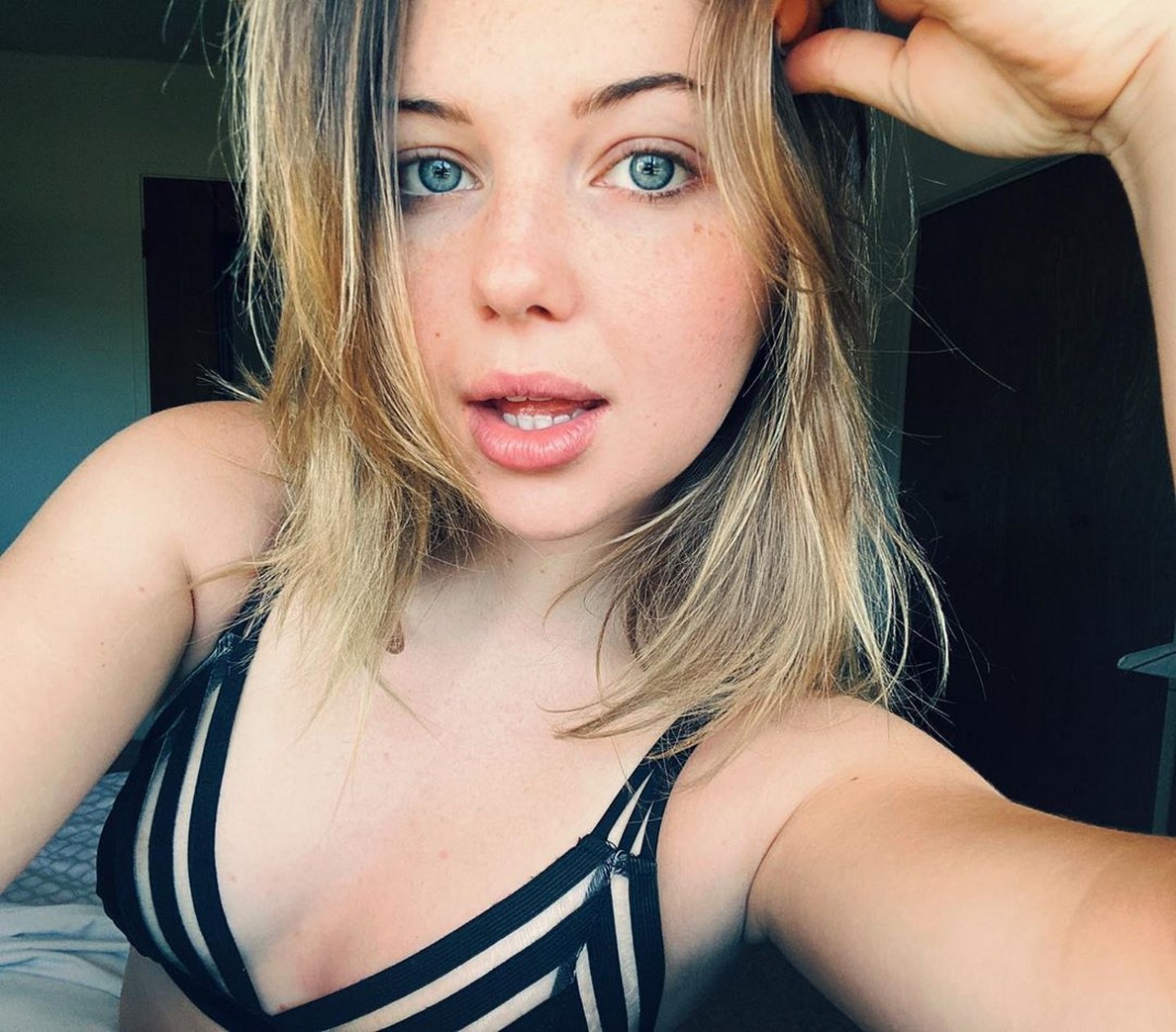 Sammi Hanratty Sexy Collection 2020 TheFappening.Pro 20 - Sammi Hanratty Topless Cendored And Sexy (51 Photos And Videos)