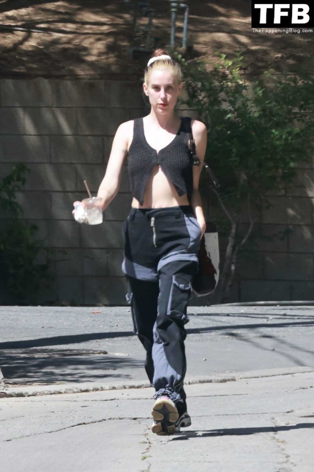 Scout Willis Sexy The Fappening Blog 5 1 1024x1536 - Scout Willis Shows Off Her Slim Figure in a Black Top in LA (21 Photos)