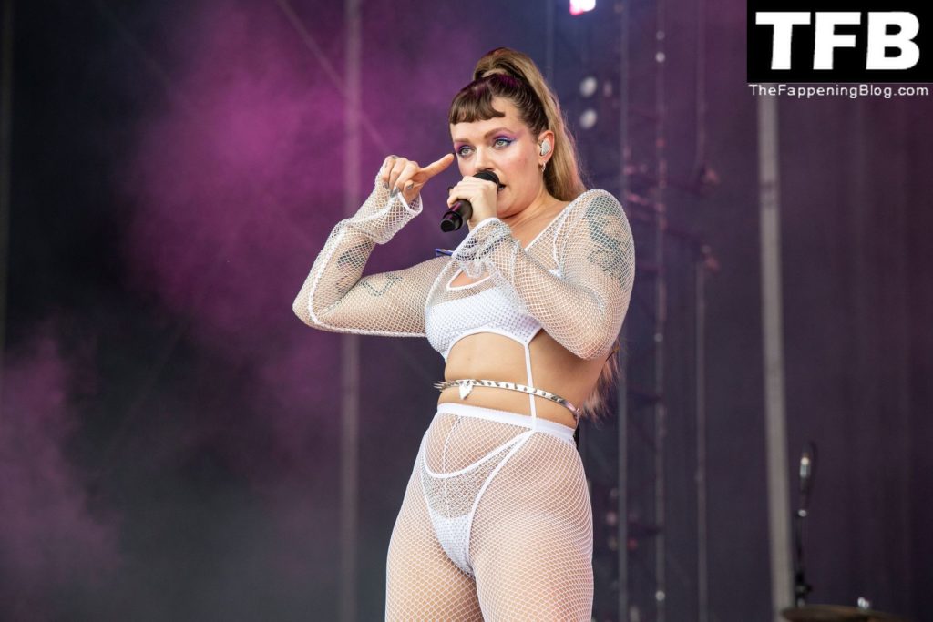 Tove Lo Sexy The Fappening Blog 5 1 1024x683 - Tove Lo Performs at the 2022 Bonnaroo Music and Arts Festival (8 Photos)