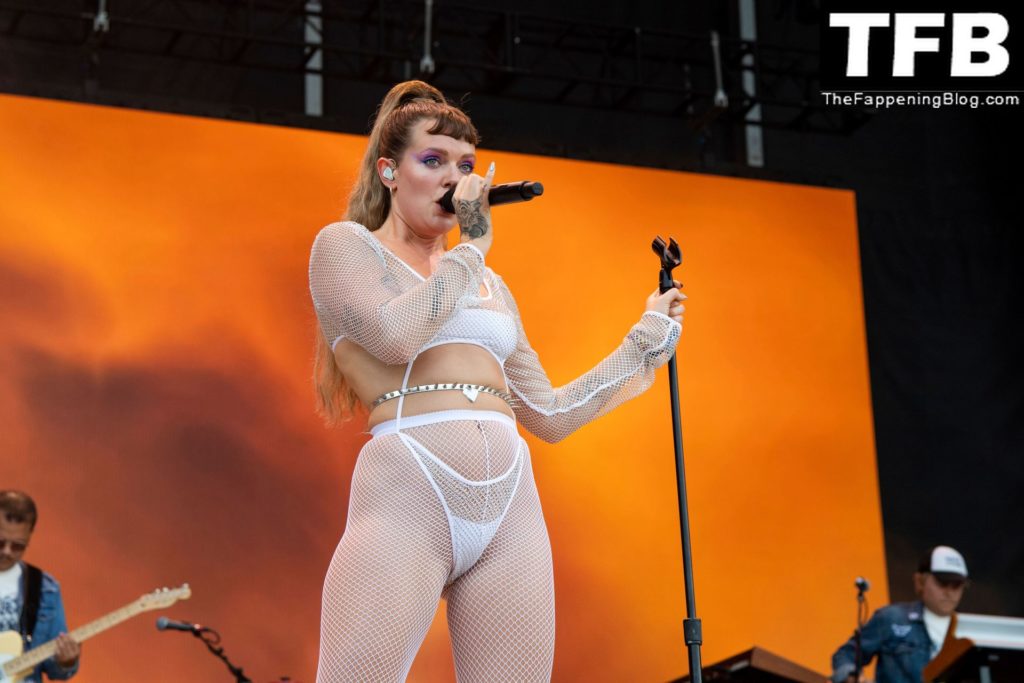 Tove Lo Sexy The Fappening Blog 8 1 1024x683 - Tove Lo Performs at the 2022 Bonnaroo Music and Arts Festival (8 Photos)