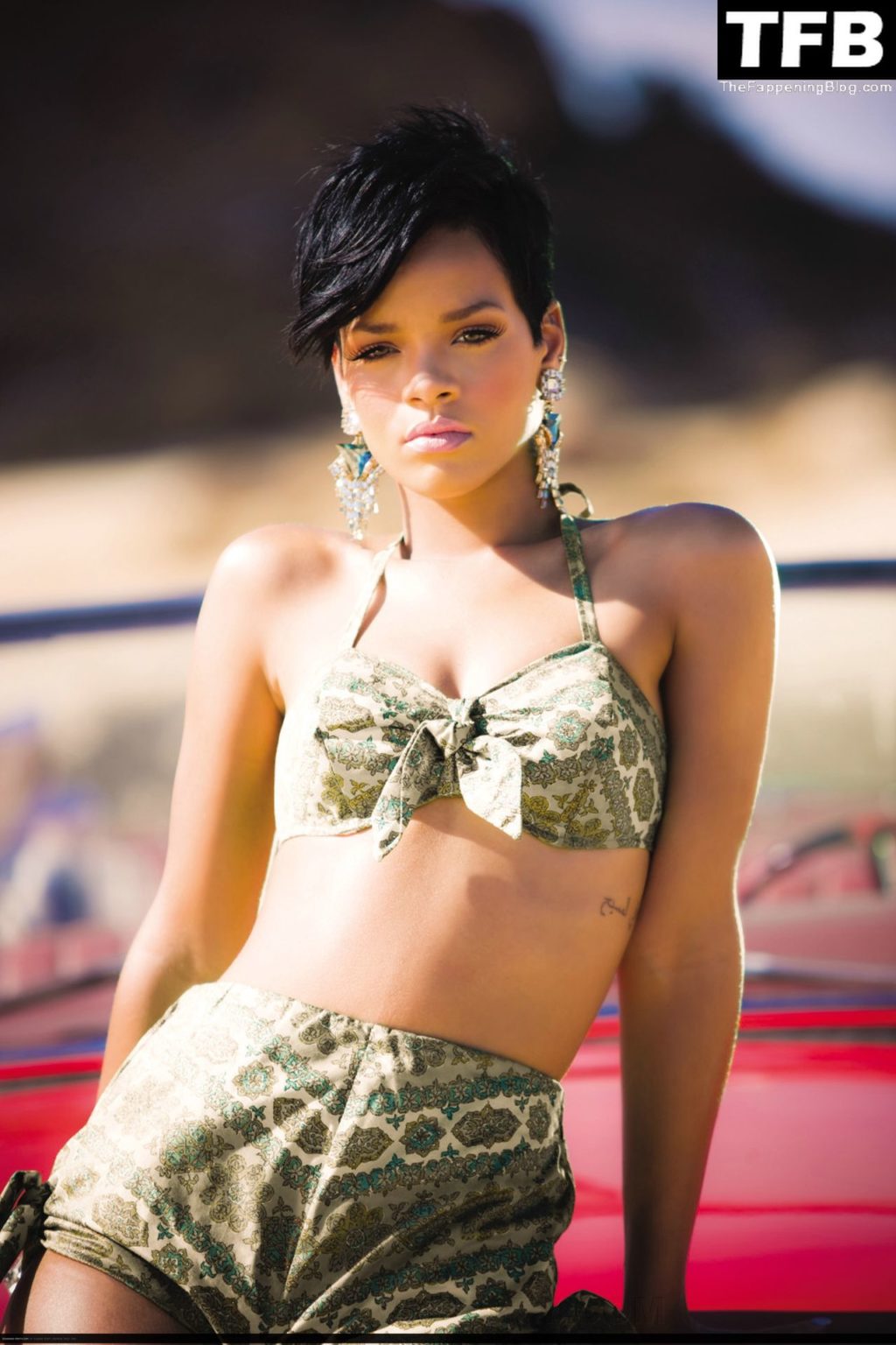 rihanna 110 thefappeningblog.com  1024x1536 - Rihanna Nude & Sexy Collection – Part 1 (150 Photos)