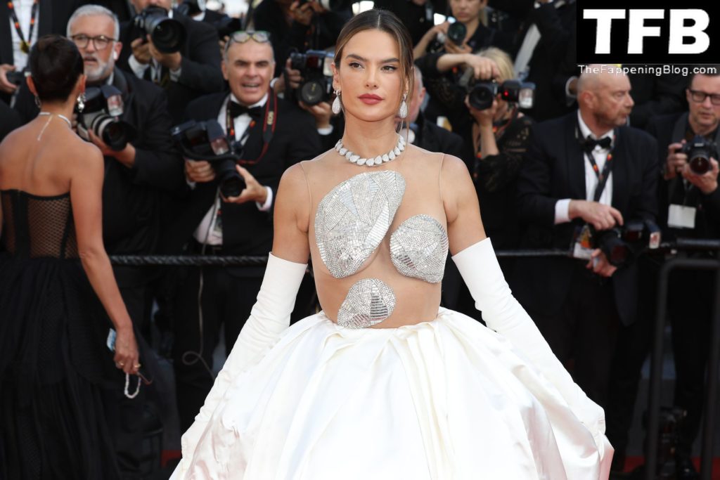Alessandra Ambrosio Sexy The Fappening Blog 139 1024x683 - Alessandra Ambrosio Poses Braless as She Attends the Screening of “Armageddon Time” During the 75th Annual Cannes Film Festival (150 Photos)