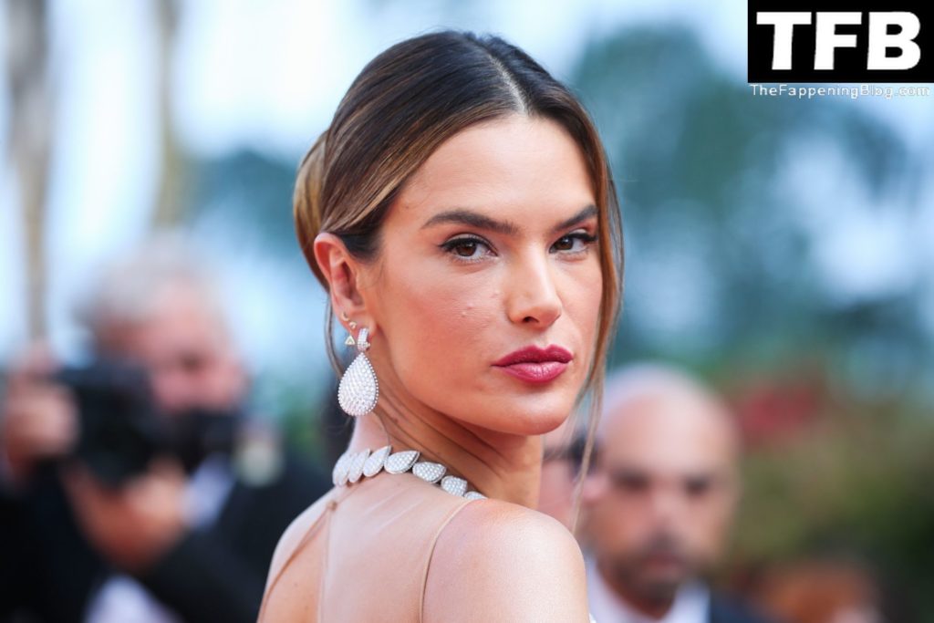 Alessandra Ambrosio Sexy The Fappening Blog 61 1024x683 - Alessandra Ambrosio Poses Braless as She Attends the Screening of “Armageddon Time” During the 75th Annual Cannes Film Festival (150 Photos)