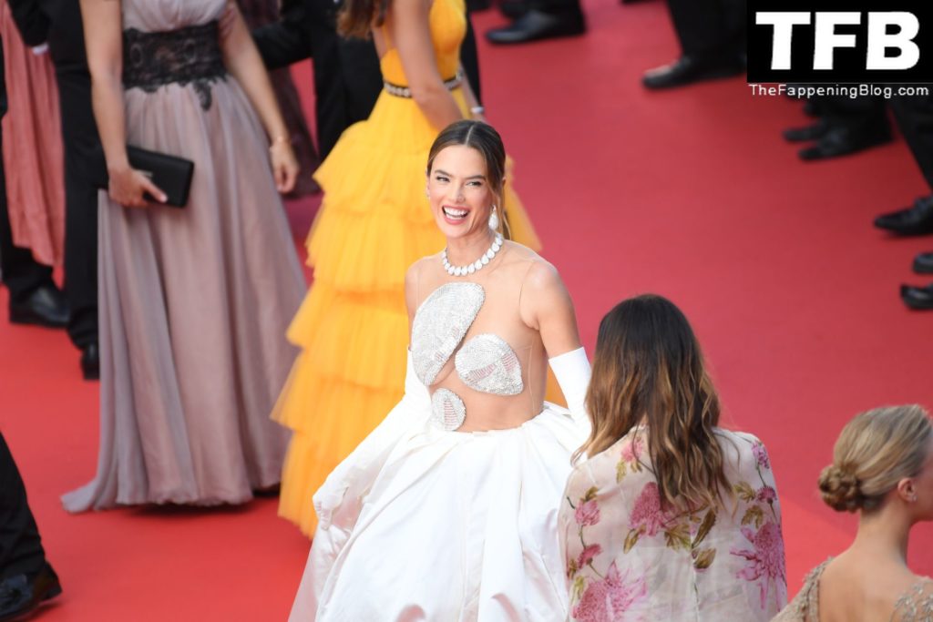 Alessandra Ambrosio Sexy The Fappening Blog 78 1024x683 - Alessandra Ambrosio Poses Braless as She Attends the Screening of “Armageddon Time” During the 75th Annual Cannes Film Festival (150 Photos)