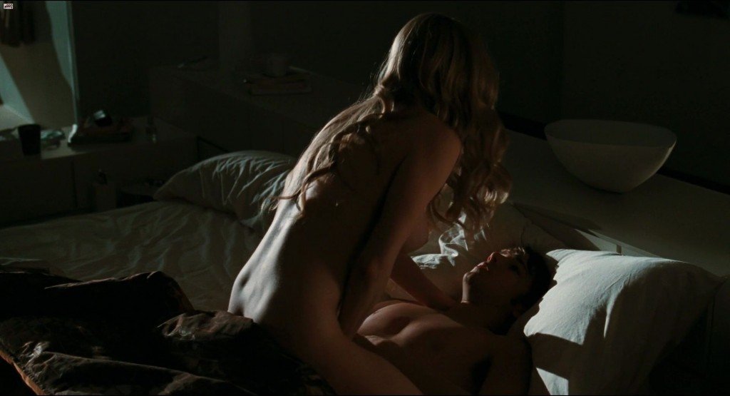 Amanda Seyfried Nude 7 1024x555 - Julianne Moore, Amanda Seyfried Nude, Nina Dobrev Sexy – Chloe (23 Pics + GIFs & Video)