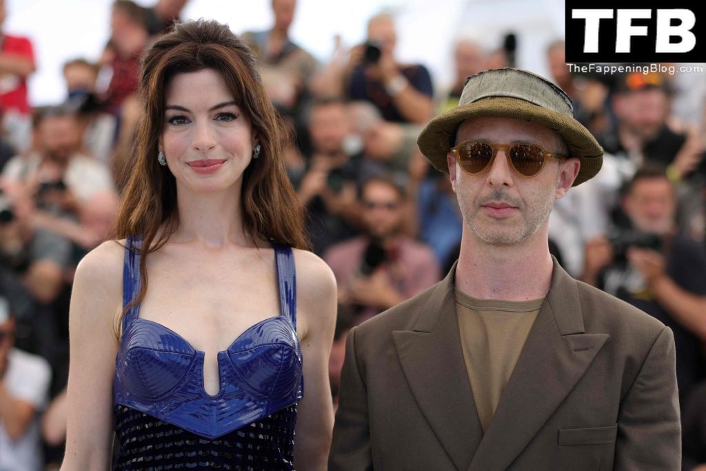 Anne Hathaway Sexy The Fappening Blog 35 1024x683 - Anne Hathaway Flaunts Her Sexy Legs at the 75th Annual Cannes Film Festival (150 Photos)