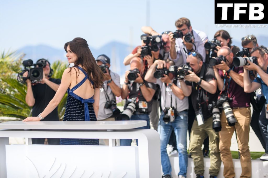 Anne Hathaway Sexy The Fappening Blog 73 1024x683 - Anne Hathaway Flaunts Her Sexy Legs at the 75th Annual Cannes Film Festival (150 Photos)