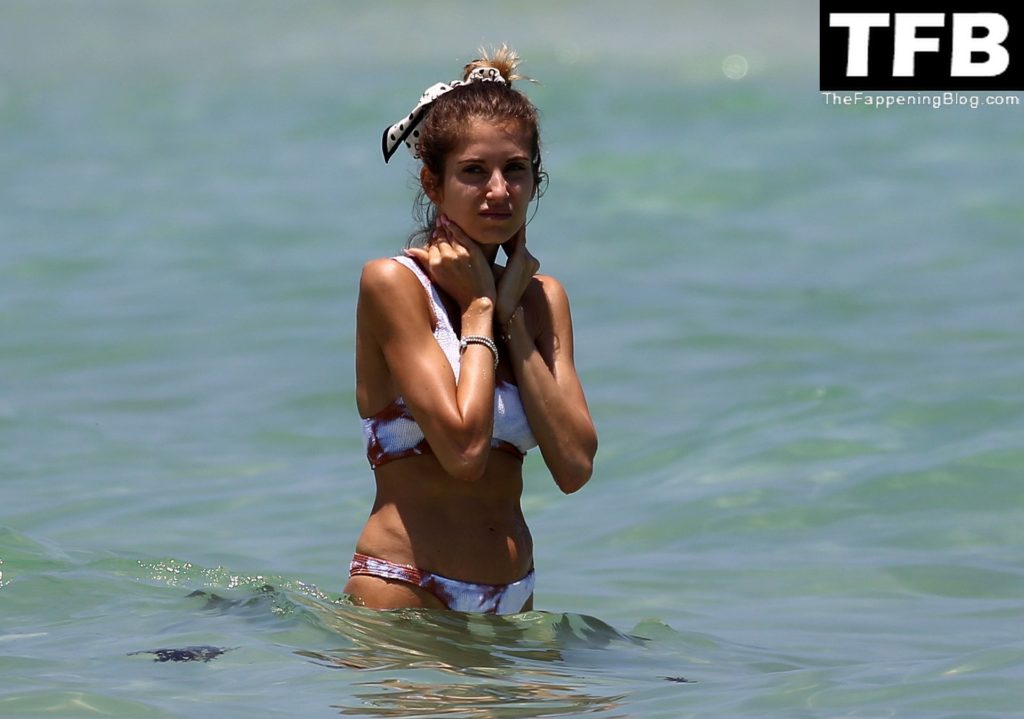 Cathy Hummels Sexy The Fappening Blog 9 1024x719 - Cathy Hummels Looks Very Skinny as She Enjoys a Day on the Beach in Miami (22 Photos)