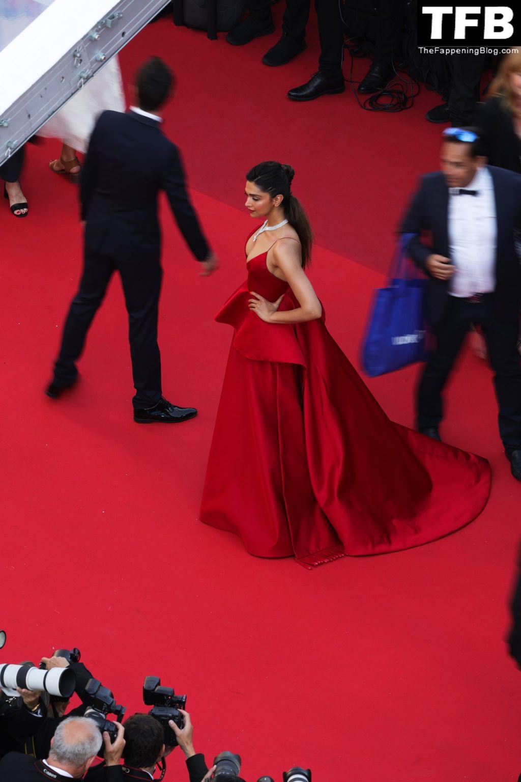 Deepika Padukone Sexy The Fappening Blog 119 1024x1536 - Deepika Padukone Looks Beautiful in a Red Dress During the 75th Annual Cannes Film Festival (150 Photos)