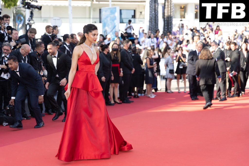 Deepika Padukone Sexy The Fappening Blog 142 1024x683 - Deepika Padukone Looks Beautiful in a Red Dress During the 75th Annual Cannes Film Festival (150 Photos)