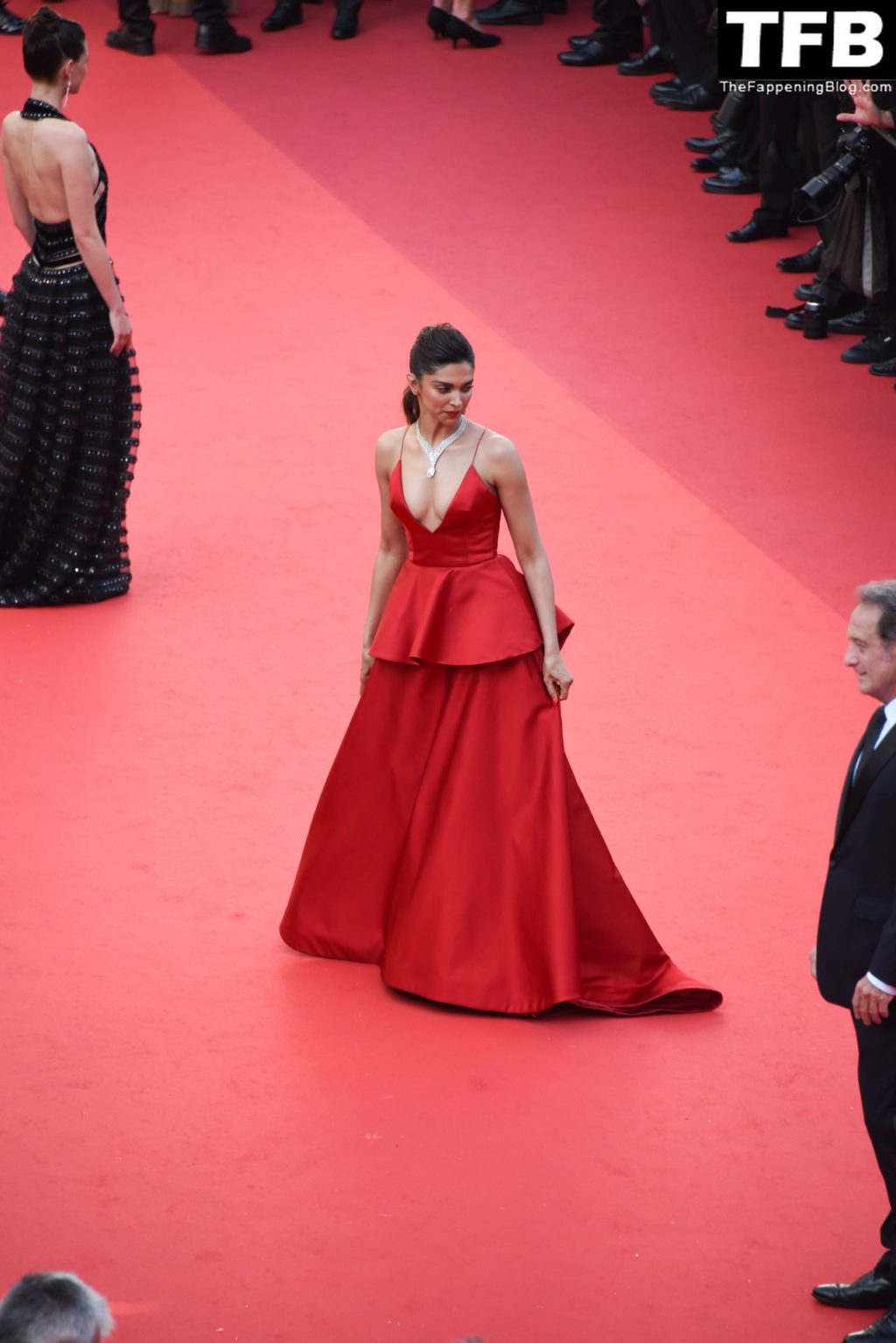 Deepika Padukone Sexy The Fappening Blog 22 1024x1534 - Deepika Padukone Looks Beautiful in a Red Dress During the 75th Annual Cannes Film Festival (150 Photos)