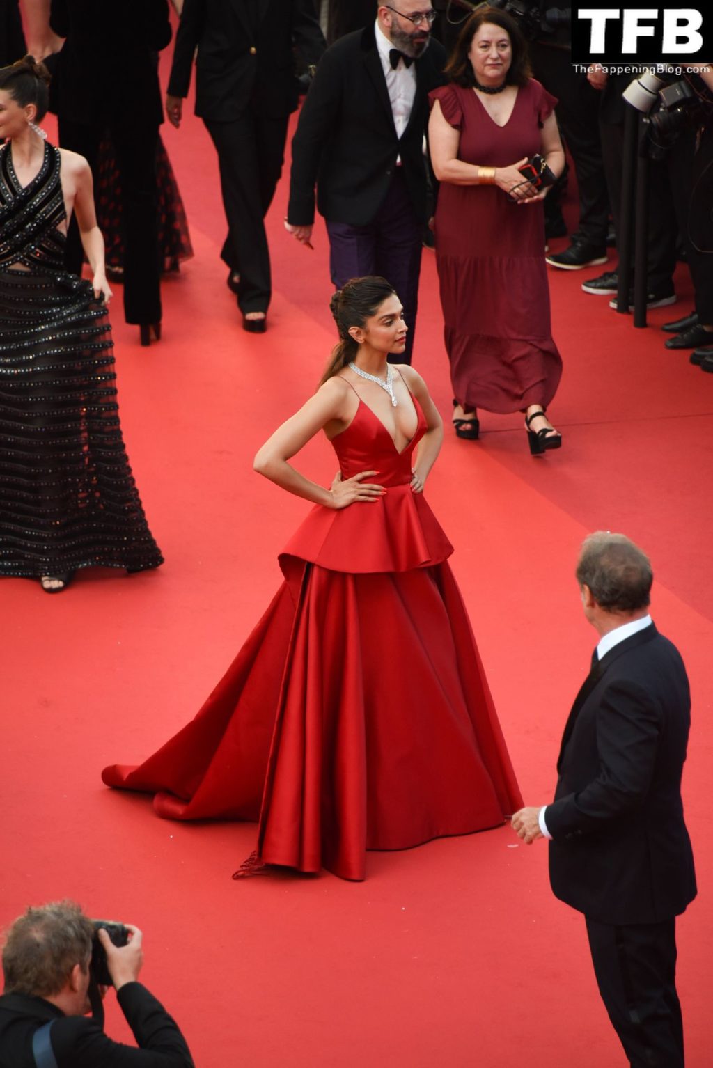Deepika Padukone Sexy The Fappening Blog 23 1024x1534 - Deepika Padukone Looks Beautiful in a Red Dress During the 75th Annual Cannes Film Festival (150 Photos)