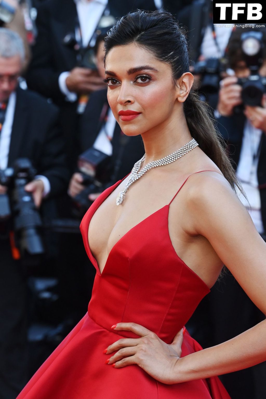 Deepika Padukone Sexy The Fappening Blog 34 1024x1536 - Deepika Padukone Looks Beautiful in a Red Dress During the 75th Annual Cannes Film Festival (150 Photos)