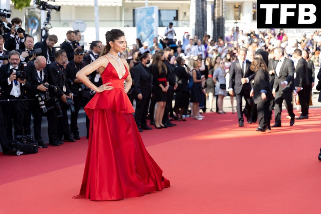 Deepika Padukone Sexy The Fappening Blog 70 1024x683 - Deepika Padukone Looks Beautiful in a Red Dress During the 75th Annual Cannes Film Festival (150 Photos)