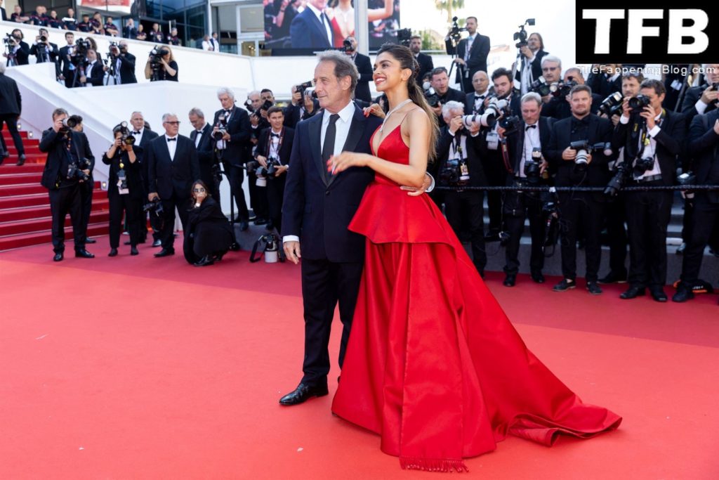 Deepika Padukone Sexy The Fappening Blog 72 1024x683 - Deepika Padukone Looks Beautiful in a Red Dress During the 75th Annual Cannes Film Festival (150 Photos)