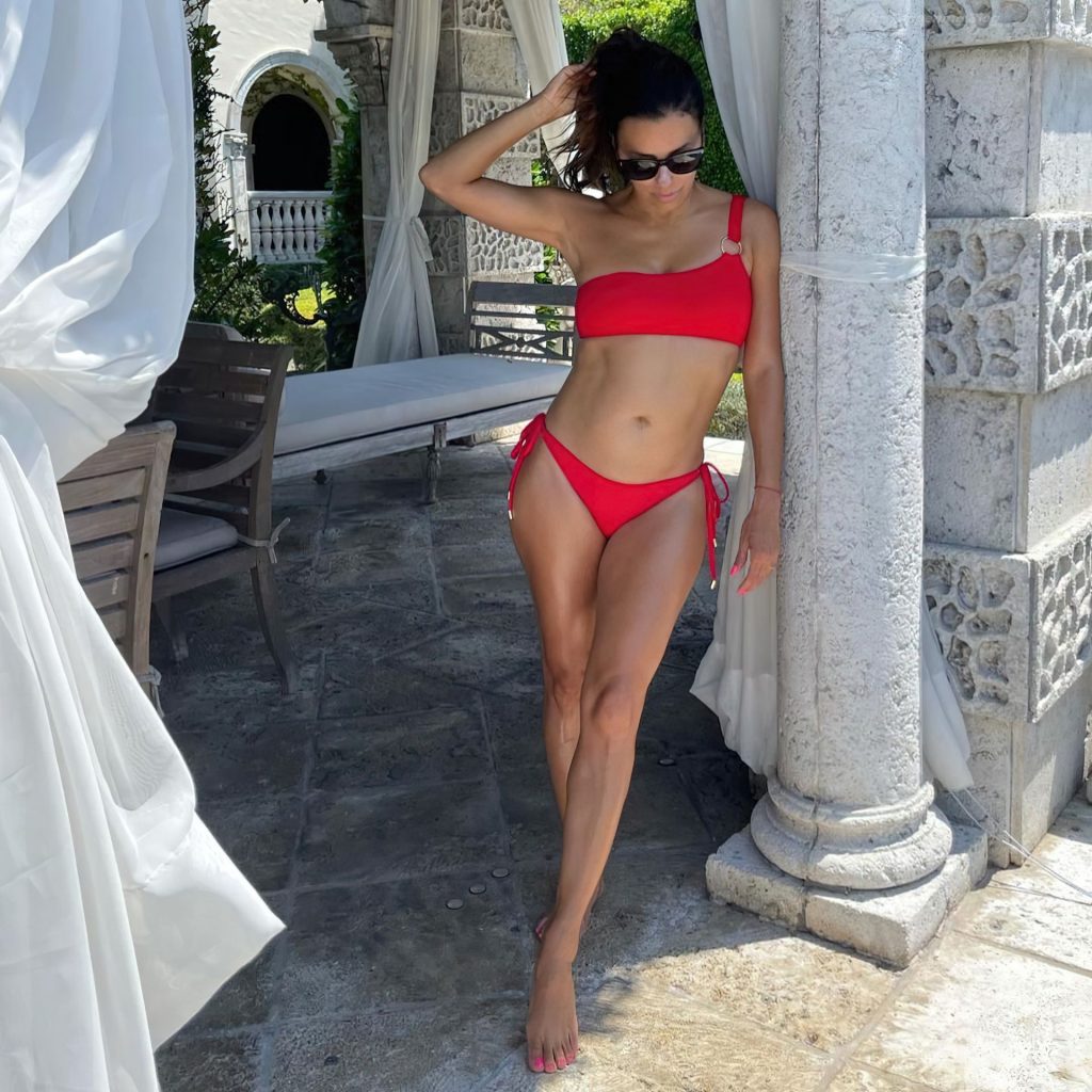 Eva Longoria in Red Bikini thefappeningblog.com  1024x1024 - Eva Longoria Hot (5 Photos)
