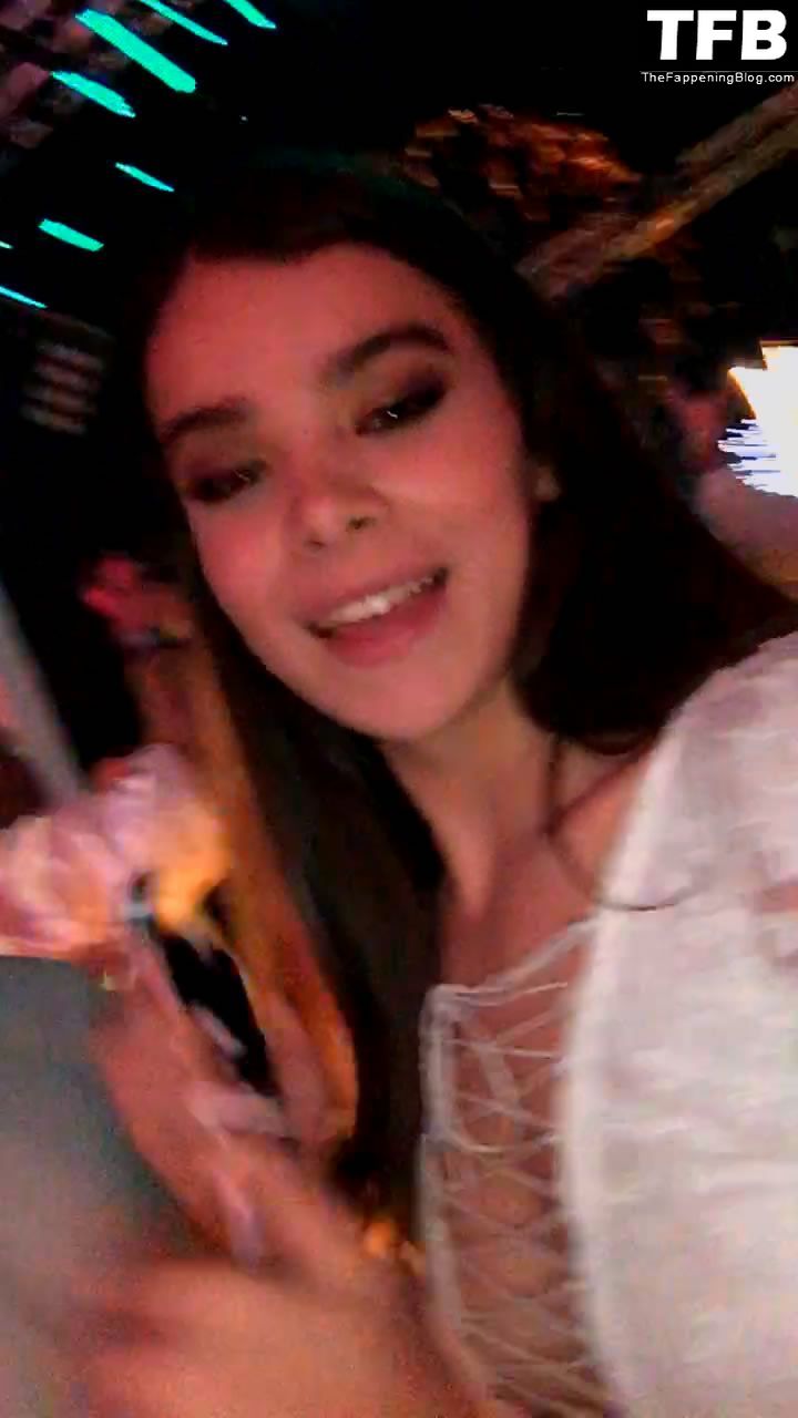Hailee Steinfeld Sexy Leaked The Fappening 5 thefappeningblog.com  - Hailee Steinfeld Sexy Leaked The Fappening (27 Photos + Video)
