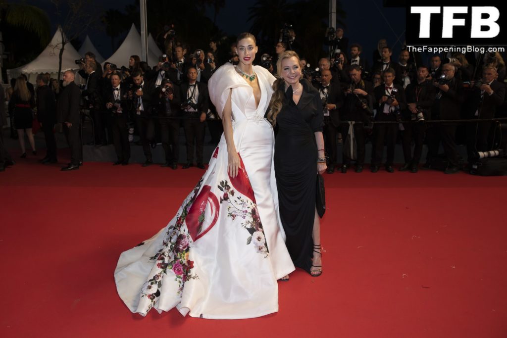 Jessica Michel Sexy The Fappening Blog 73 1024x683 - Jessica Michel Poses Braless on the Red Carpet at the 75th Annual Cannes Film Festival (80 Photos)