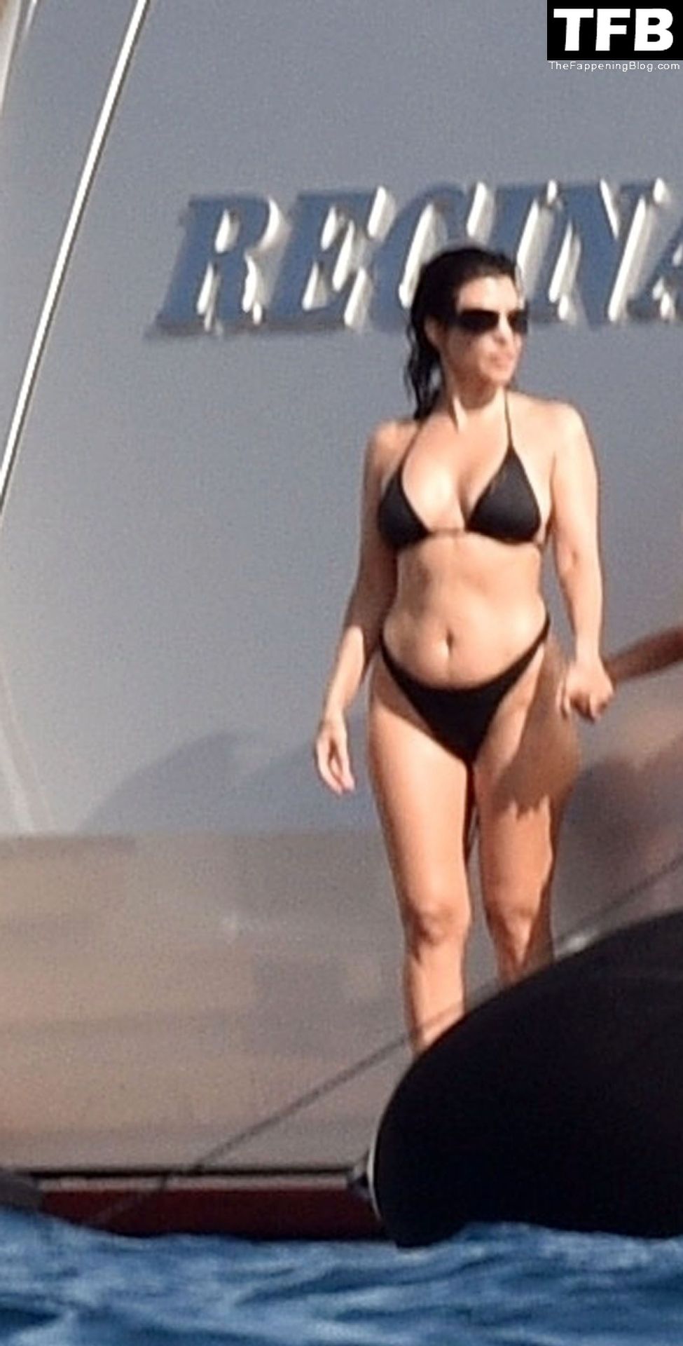 Kourtney Kardashian Sexy The Fappening Blog 25 1 - Kourtney Kardashian Shows Off Her Toned Bikini Body While Enjoying Some Quality Time with Travis Barker (48 Photos)