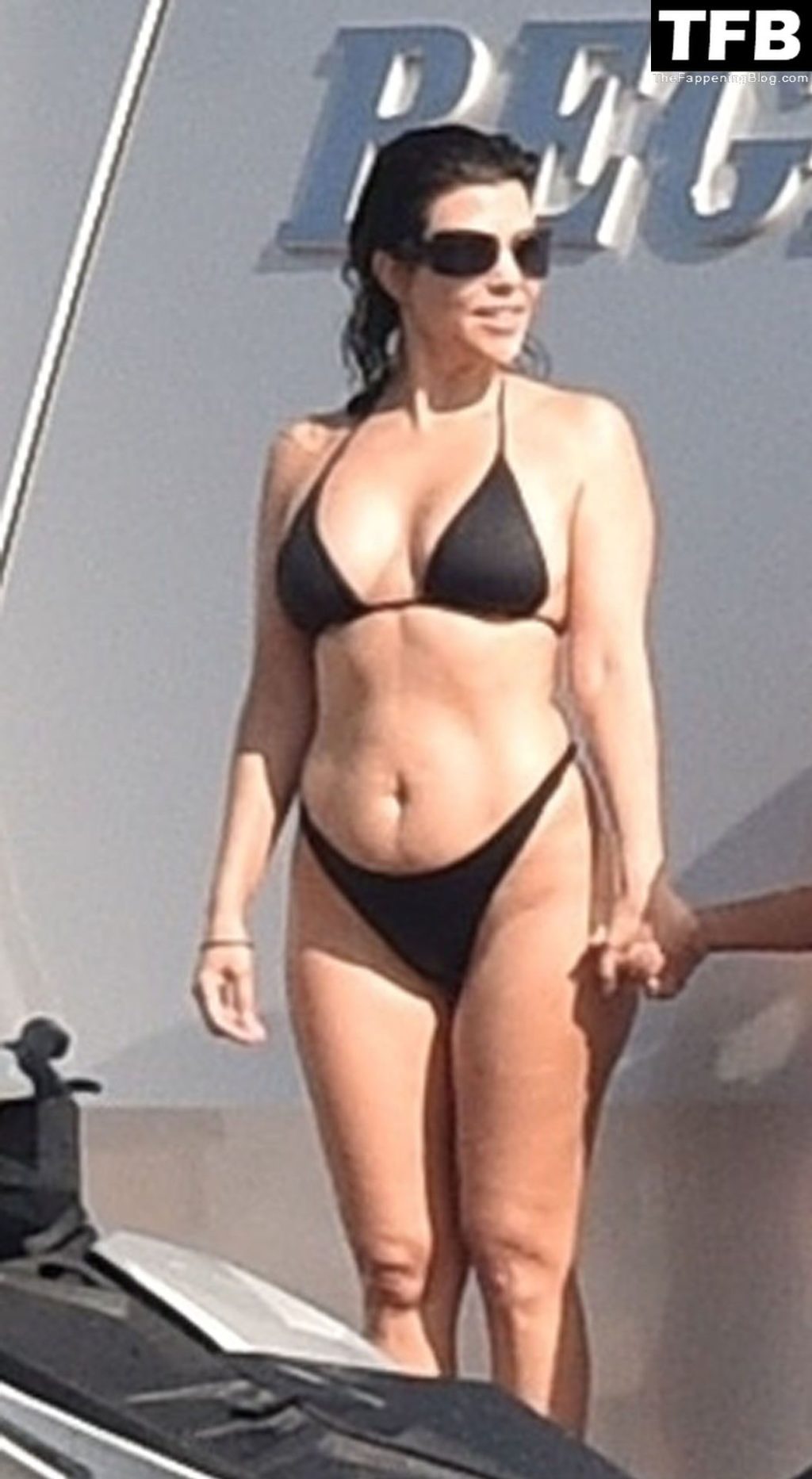 Kourtney Kardashian Sexy The Fappening Blog 3 1 1024x1865 - Kourtney Kardashian Shows Off Her Toned Bikini Body While Enjoying Some Quality Time with Travis Barker (48 Photos)