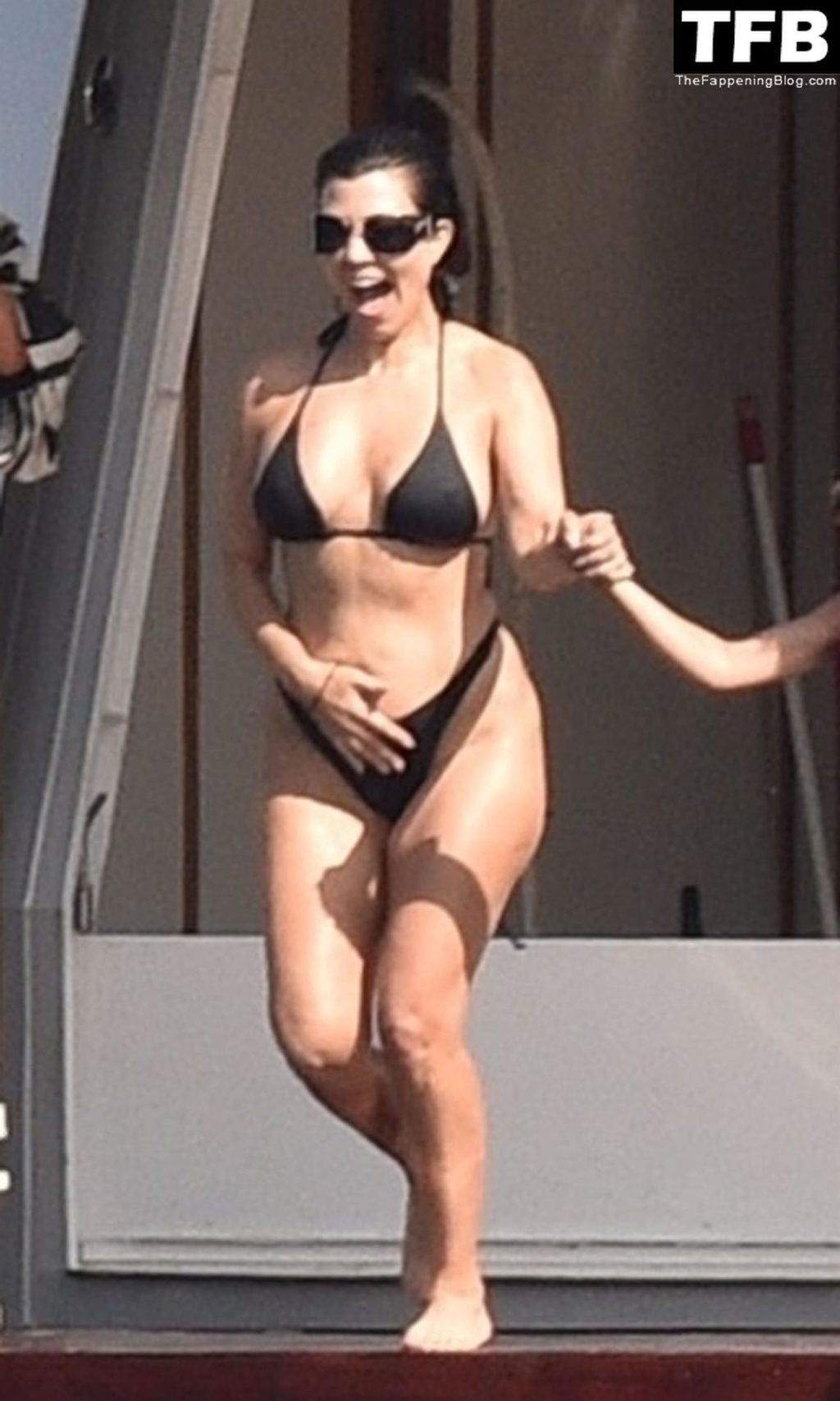 Kourtney Kardashian Sexy The Fappening Blog 42 1 1024x1708 - Kourtney Kardashian Shows Off Her Toned Bikini Body While Enjoying Some Quality Time with Travis Barker (48 Photos)