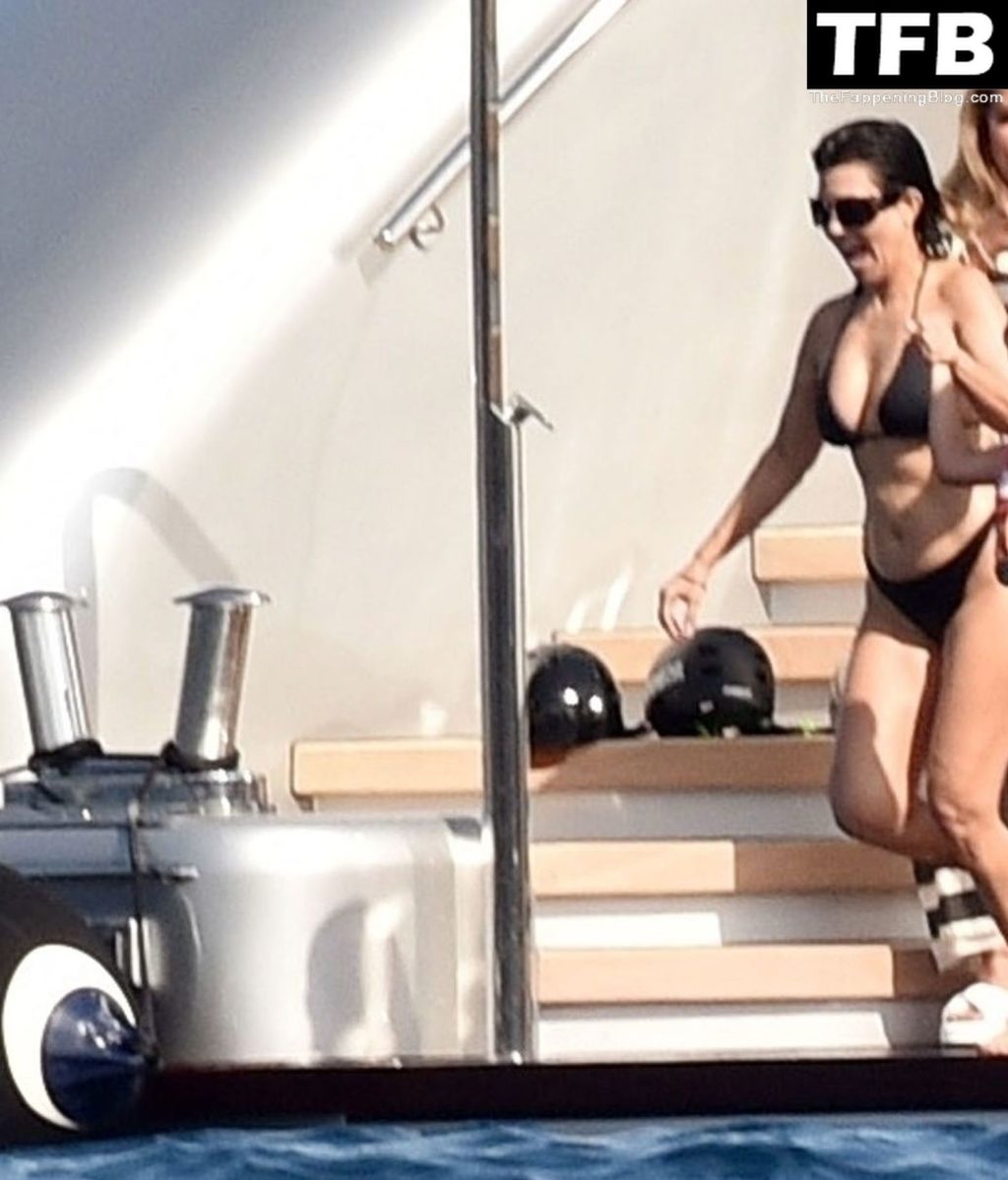 Kourtney Kardashian Sexy The Fappening Blog 7 1 1024x1199 - Kourtney Kardashian Shows Off Her Toned Bikini Body While Enjoying Some Quality Time with Travis Barker (48 Photos)