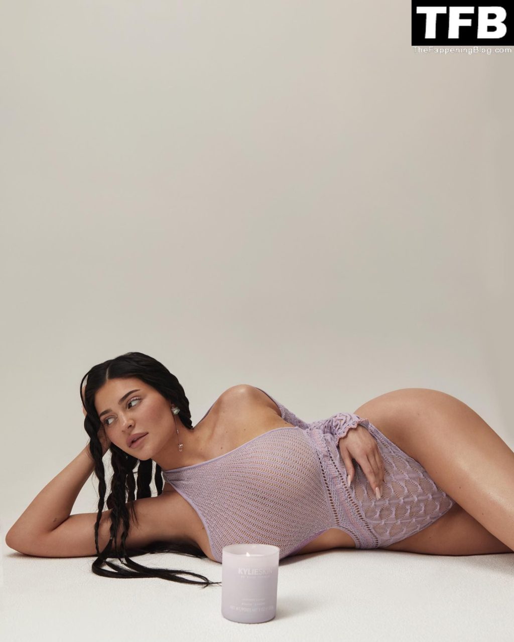 Kylie Jenner Gorgeous Curves 1 thefappeningblog.com  1024x1279 - Kylie Jenner Promotes Her Kylie Skin Collection in a Sexy Shoot (13 Photos)