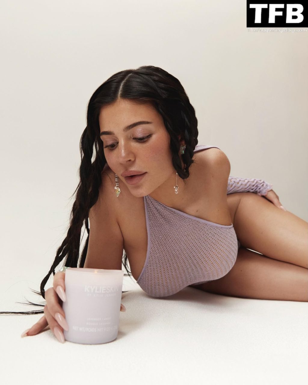 Kylie Jenner Gorgeous Curves 8 thefappeningblog.com  1024x1279 - Kylie Jenner Promotes Her Kylie Skin Collection in a Sexy Shoot (13 Photos)