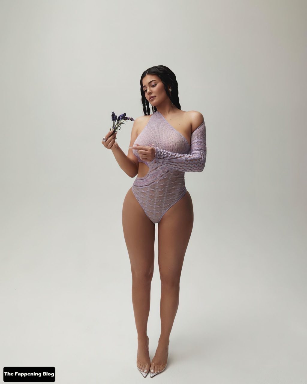 Kylie Jenner Sexy Curvy Body 23 1 thefappeningblog.com  1024x1280 - Kylie Jenner Sexy Collection (10 Photos)