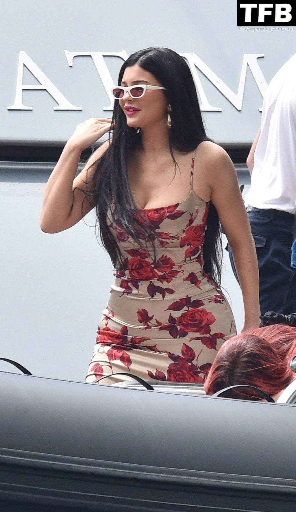 Kylie Jenner Sexy The Fappening Blog 2 1024x1771 - Kylie Jenner Flaunts Her Curves in Portofino (32 Photos)