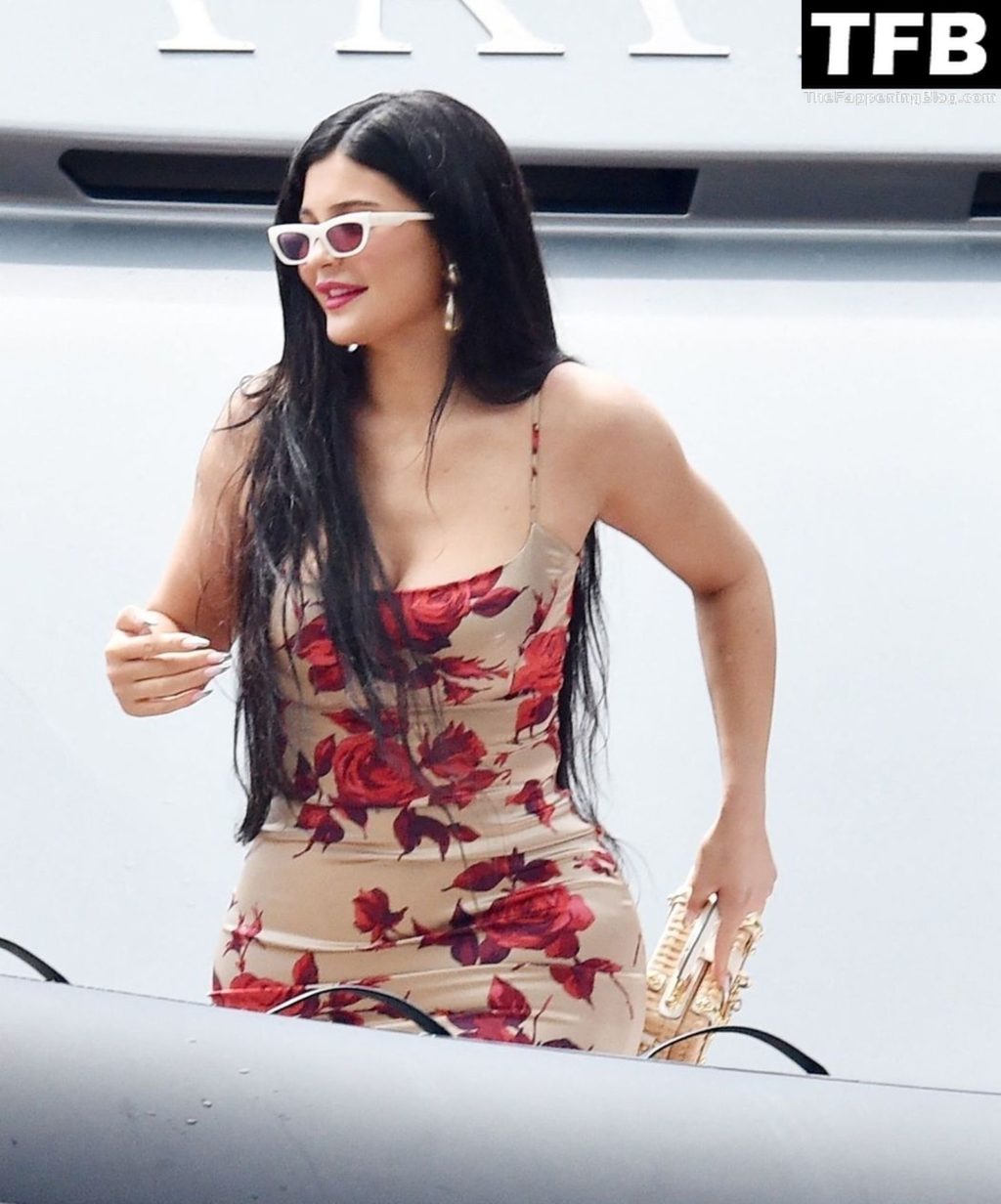 Kylie Jenner Sexy The Fappening Blog 4 1024x1232 - Kylie Jenner Flaunts Her Curves in Portofino (32 Photos)
