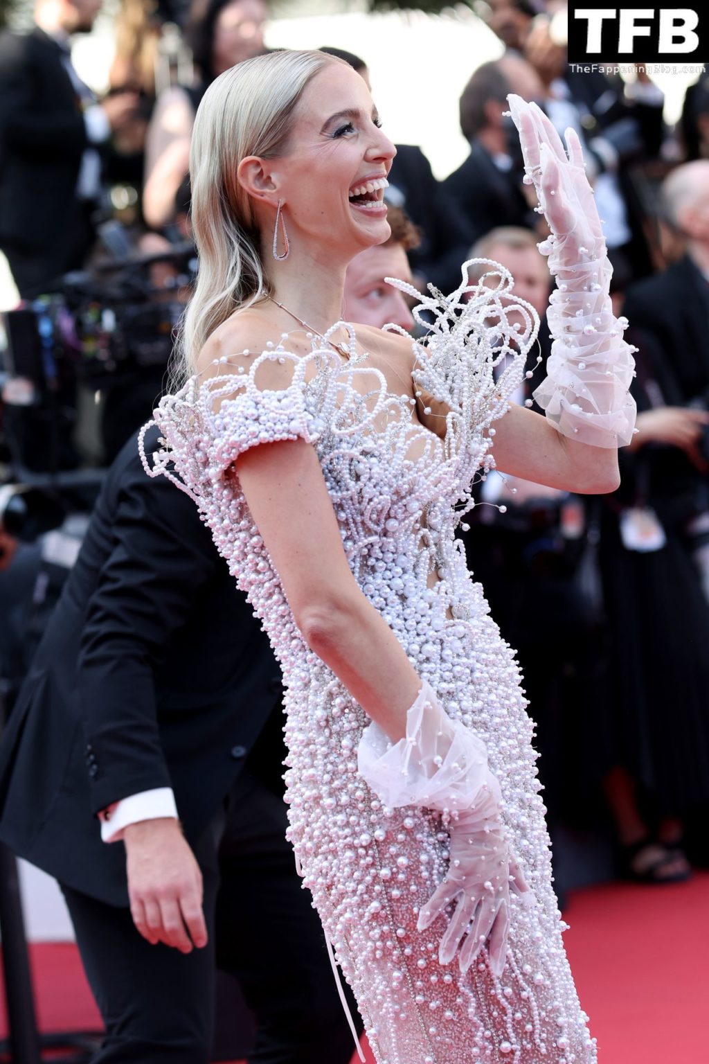 Leonie Hanne Sexy The Fappening Blog 37 1024x1536 - Leonie Hanne Shines on the Red Carpet at the 75th Annual Cannes Film Festival (106 Photos)
