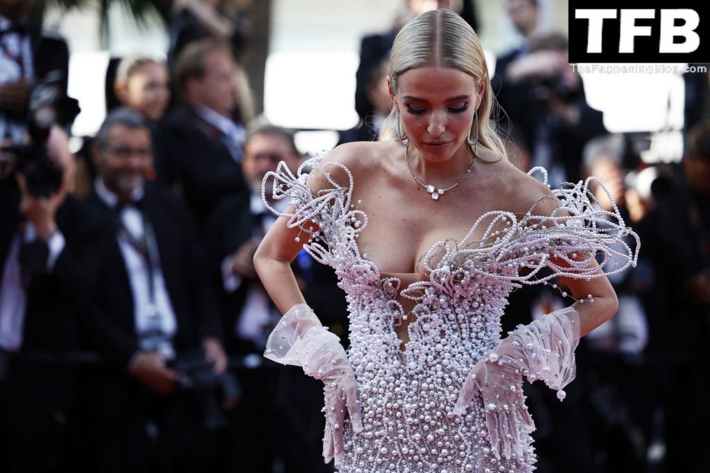 Leonie Hanne Sexy The Fappening Blog 4 1024x683 - Leonie Hanne Shines on the Red Carpet at the 75th Annual Cannes Film Festival (106 Photos)