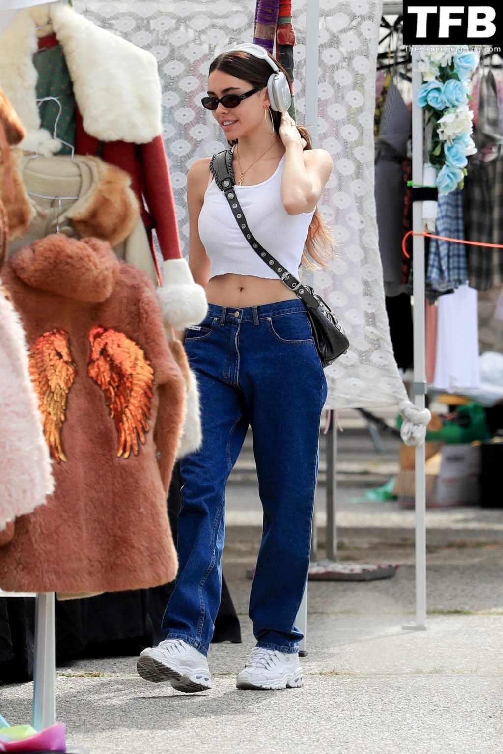 Madison Beer Sexy The Fappening Blog 26 1024x1536 - Madison Beer Wears a Tiny Crop Top Revealing a Toned Waist While Shopping in LA (39 Photos)