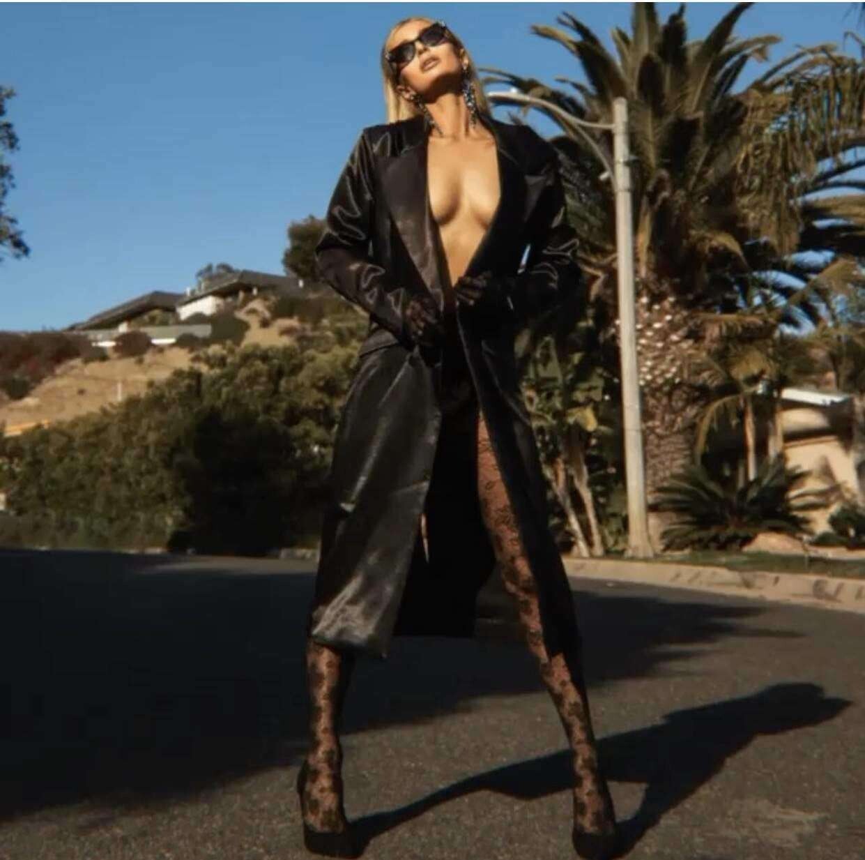 Paris Hilton Sexy In Rollacoaster Magazine TheFappening Pro 8 - Paris Hilton Sexy New PhotoShoot 2020 (14 Pics)