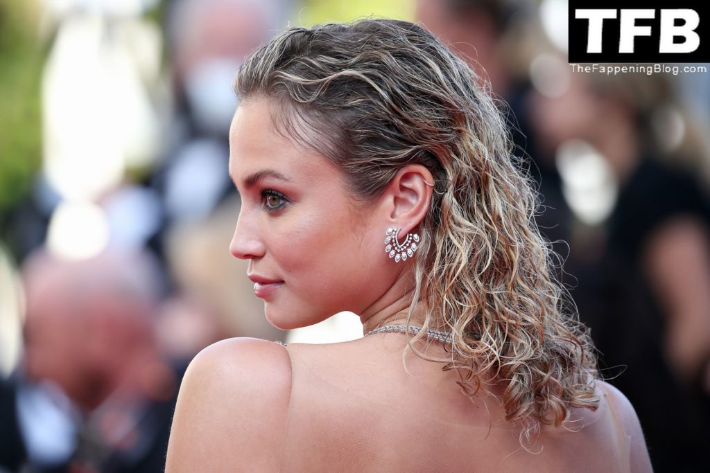 Rose Bertram Sexy The Fappening Blog 15 1024x683 - Rose Bertram Poses in a See-Through Green Dress at the 75th Cannes Film Festival (114 Photos)