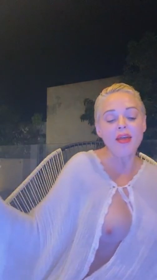 Rose McGowan Nude During Live Broadcast TheFappening Pro 2 - Rose McGowan Nude (3 Videos + 14 Screens)