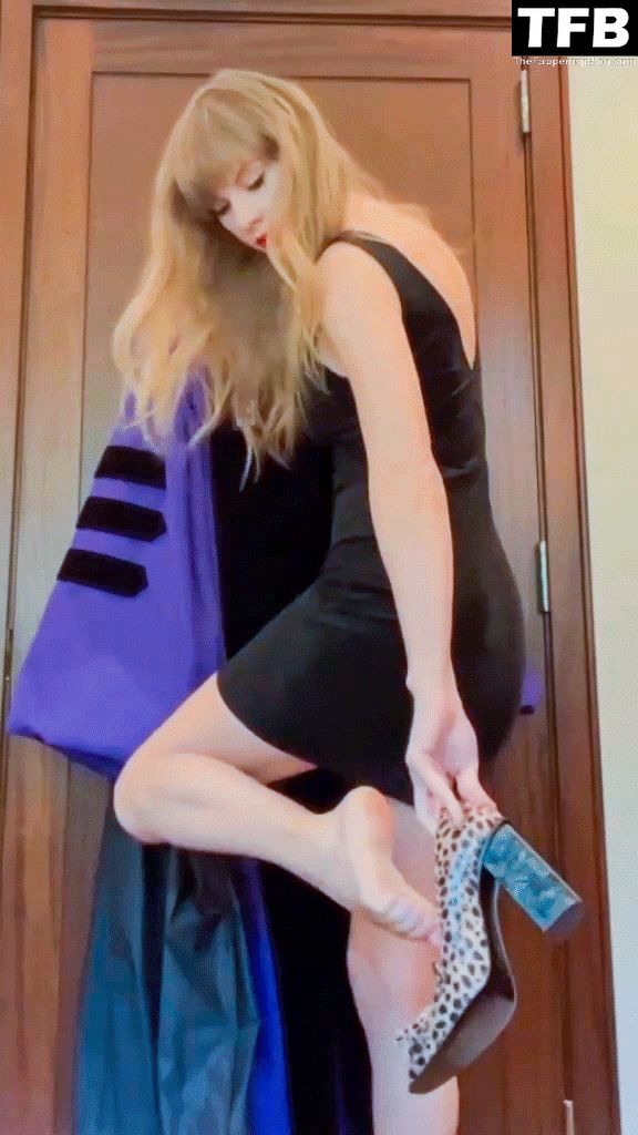 Taylor Swift Sexy The Fappening Blog 1 - Taylor Swift Displays Her Sexy Foot (3 Pics + Video)