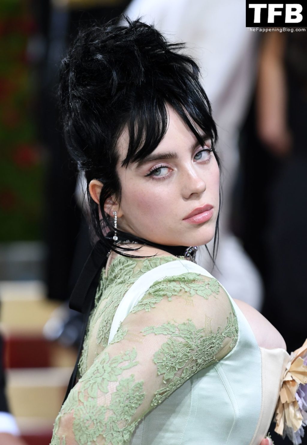 Billie Eilish Sexy The Fappening Blog 107 1024x1484 - Billie Eilish Showcases Nice Cleavage at The 2022 Met Gala in NYC (155 Photos)