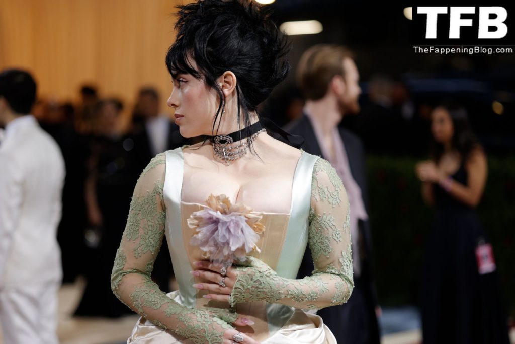 Billie Eilish Sexy The Fappening Blog 118 1024x683 - Billie Eilish Showcases Nice Cleavage at The 2022 Met Gala in NYC (155 Photos)