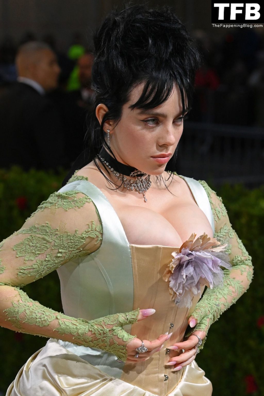 Billie Eilish Sexy The Fappening Blog 129 1024x1536 - Billie Eilish Showcases Nice Cleavage at The 2022 Met Gala in NYC (155 Photos)