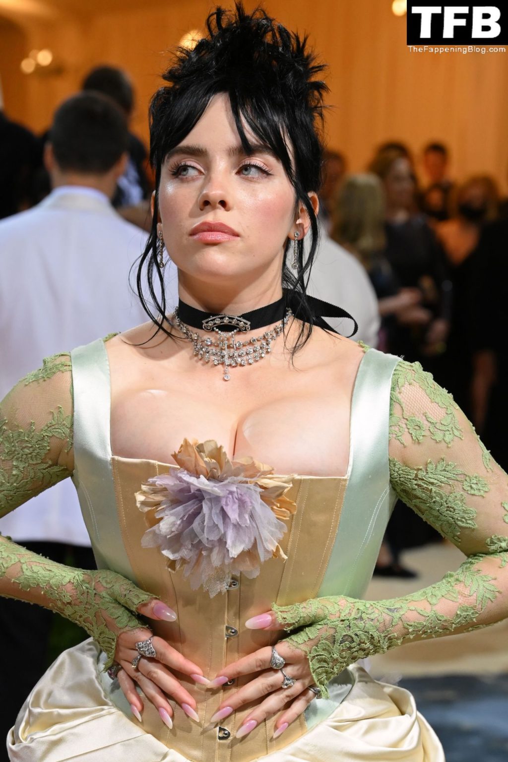 Billie Eilish Sexy The Fappening Blog 130 1024x1536 - Billie Eilish Showcases Nice Cleavage at The 2022 Met Gala in NYC (155 Photos)