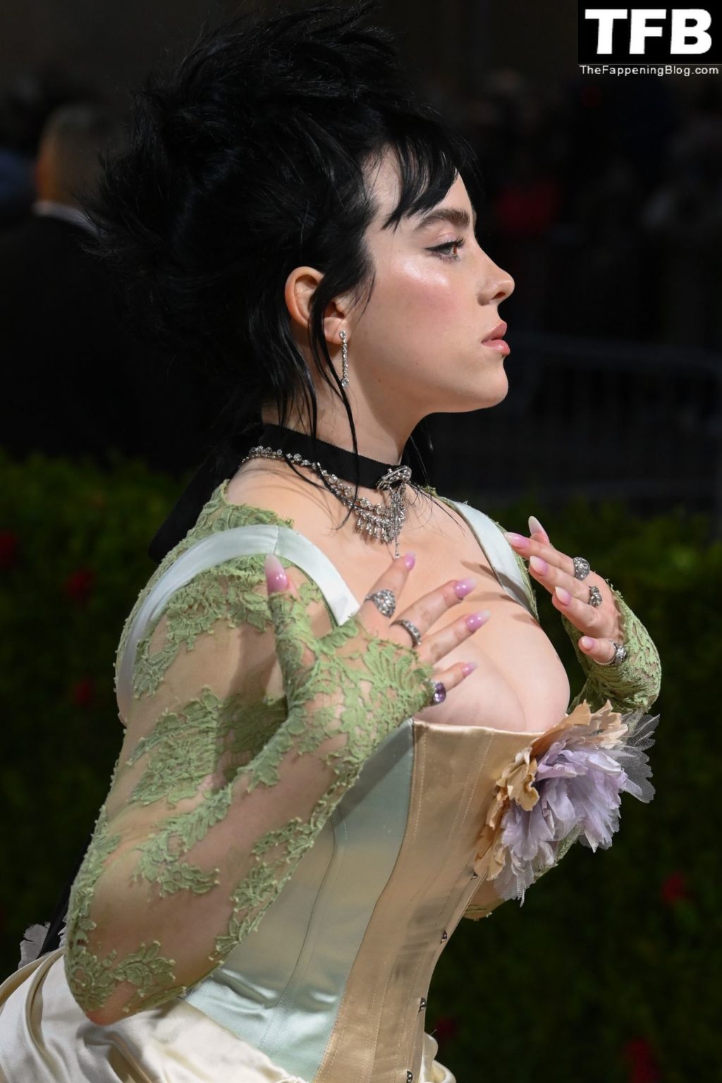 Billie Eilish Sexy The Fappening Blog 153 1024x1536 - Billie Eilish Showcases Nice Cleavage at The 2022 Met Gala in NYC (155 Photos)