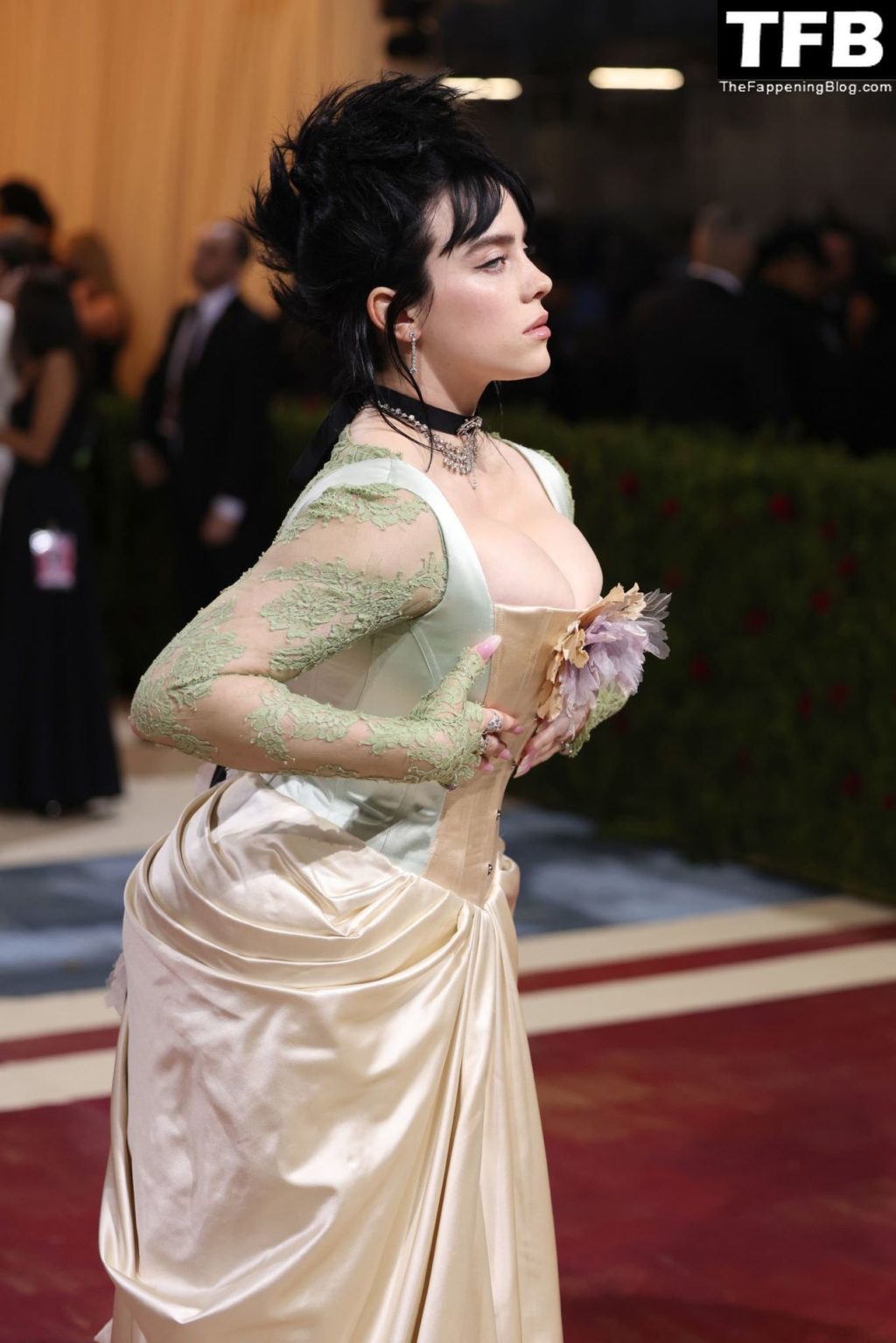 Billie Eilish Sexy The Fappening Blog 58 1024x1535 - Billie Eilish Showcases Nice Cleavage at The 2022 Met Gala in NYC (155 Photos)