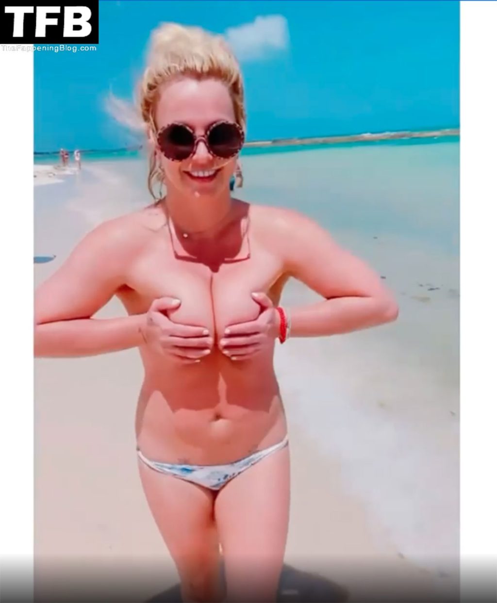 Britney Spears Topless Sexy The Fappening Blog 8 1024x1243 - Britney Spears Sexy & Topless (35 Pics + Video)
