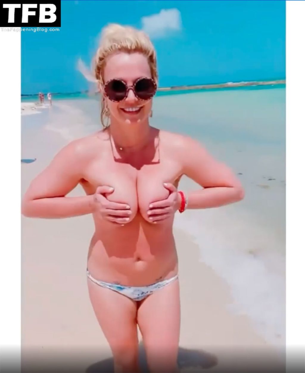 Britney Spears Topless Sexy The Fappening Blog 9 1024x1252 - Britney Spears Sexy & Topless (35 Pics + Video)