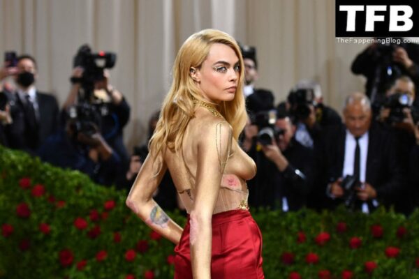 Cara Delevingne Braless The Fappening Blog 1 1024x683 600x400 - Braless Cara Delevingne Wows on the Red Carpet at The 2022 Met Gala in NYC (75 Photos)