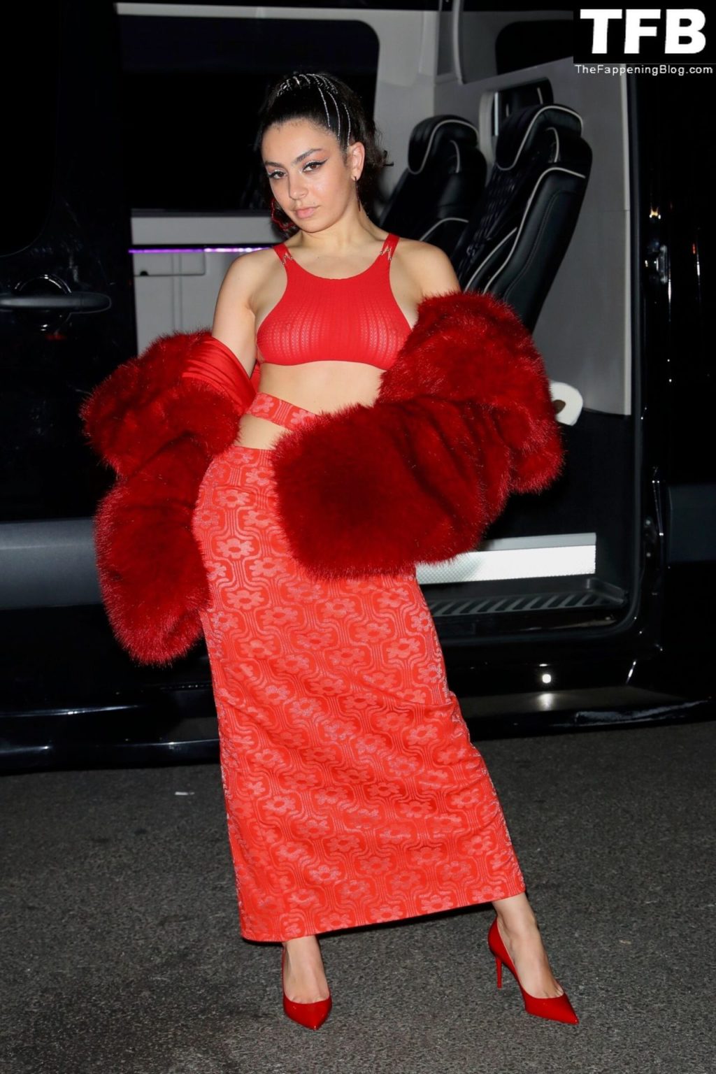 Charli XCX Braless Boobs Nipples 10 scaled thefappeningblog.com  1024x1536 - Braless Charli XCX Stuns in All Red Out in NYC (21 Photos)